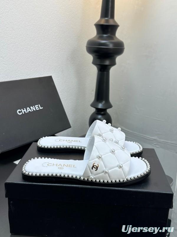 2025 CHANEL White Leather Slippers