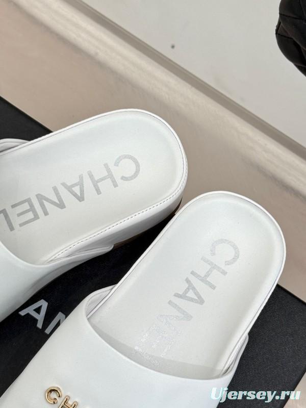 2025 Slippers Chanel White Leather Slippers KFY00250