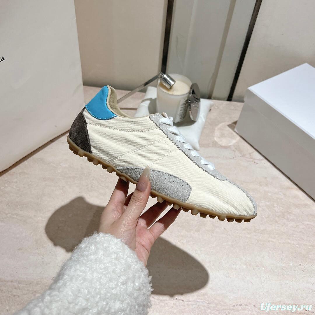 2025 Unisex MM6 Maison Margiela White Grey Nylon Suede Sneakers Distressed KFY00290