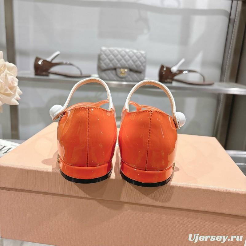 2025 Women Miu Miu Orange Patent Leather T-strap Sandals With Square Toe KFY00289(F)