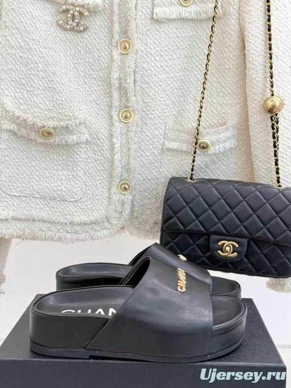 2025 Slippers Chanel Black Leather Slippers KFY00250
