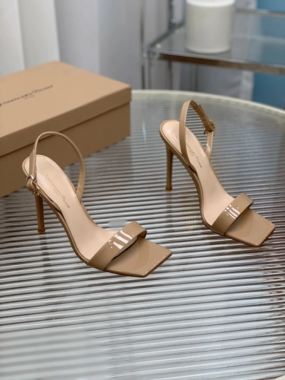 2025 Women Gianvito Rossi Beige Patent Leather Sandals