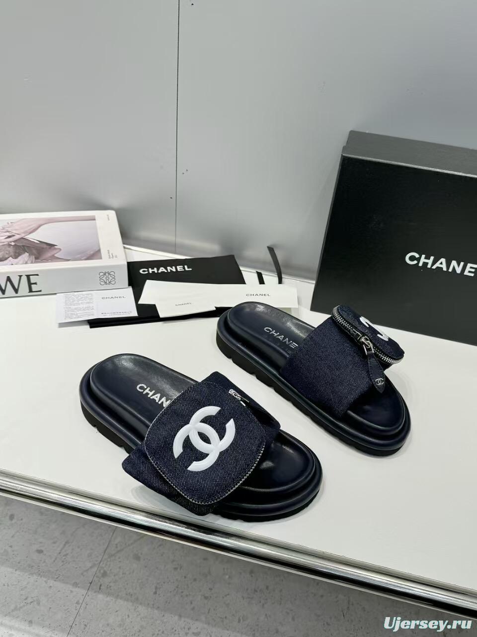 2025 Slippers Chanel Black Fabric Slippers