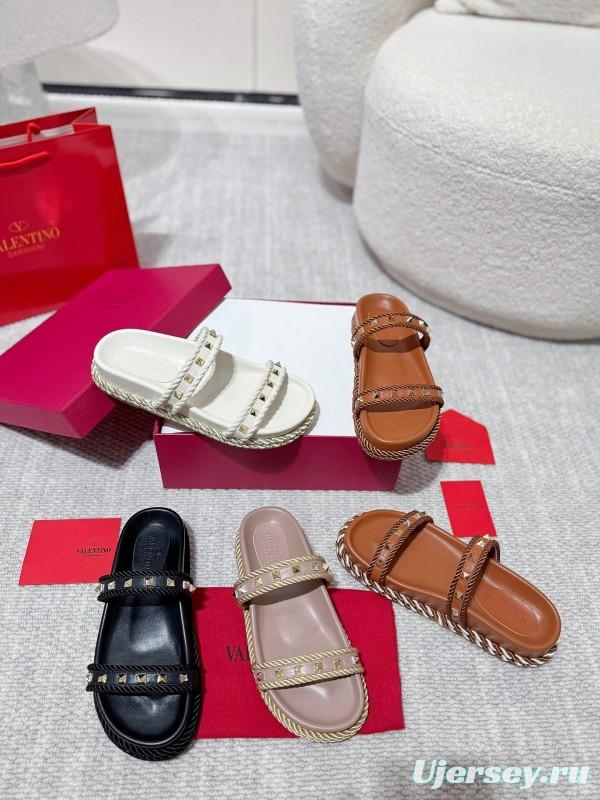 2025 Women Valentino Black Leather Slippers Studded LY00250