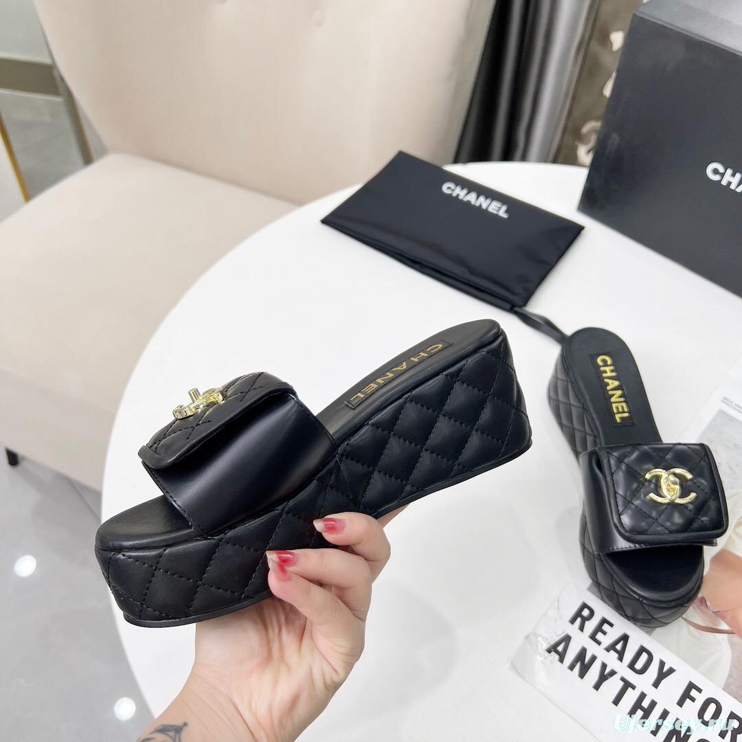 2025 Women Chanel Black Leather Slides