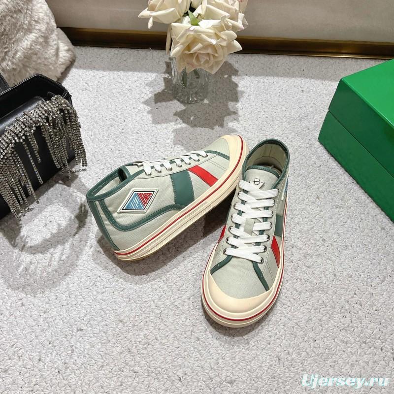 2025 Unisex Bottega Veneta Green Red Canvas Leather Sneakers Hand Painted LY00