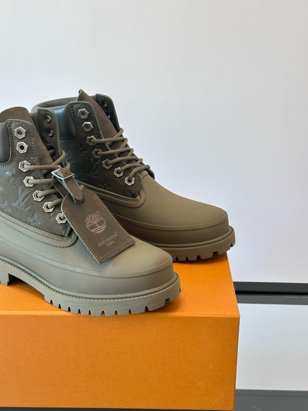 2024 Men Louis Vuitton Brown Rubber Leather Combat Boots MJ00390