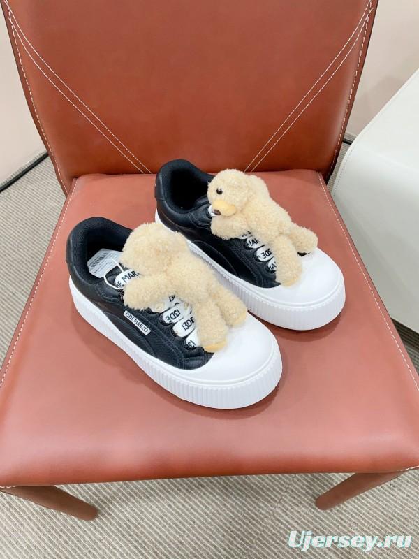 2025 Women 13DE MARZO Black White Leather Casual Sneakers Plush Toy KFY00300