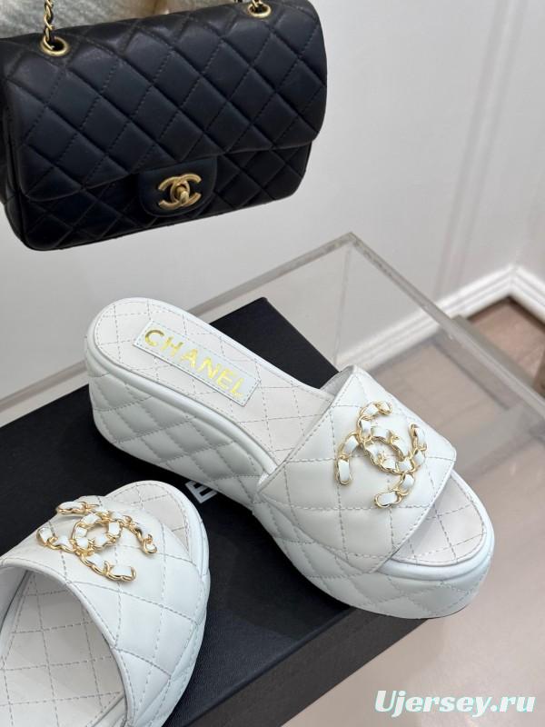 2025 Women Chanel White Leather Slippers