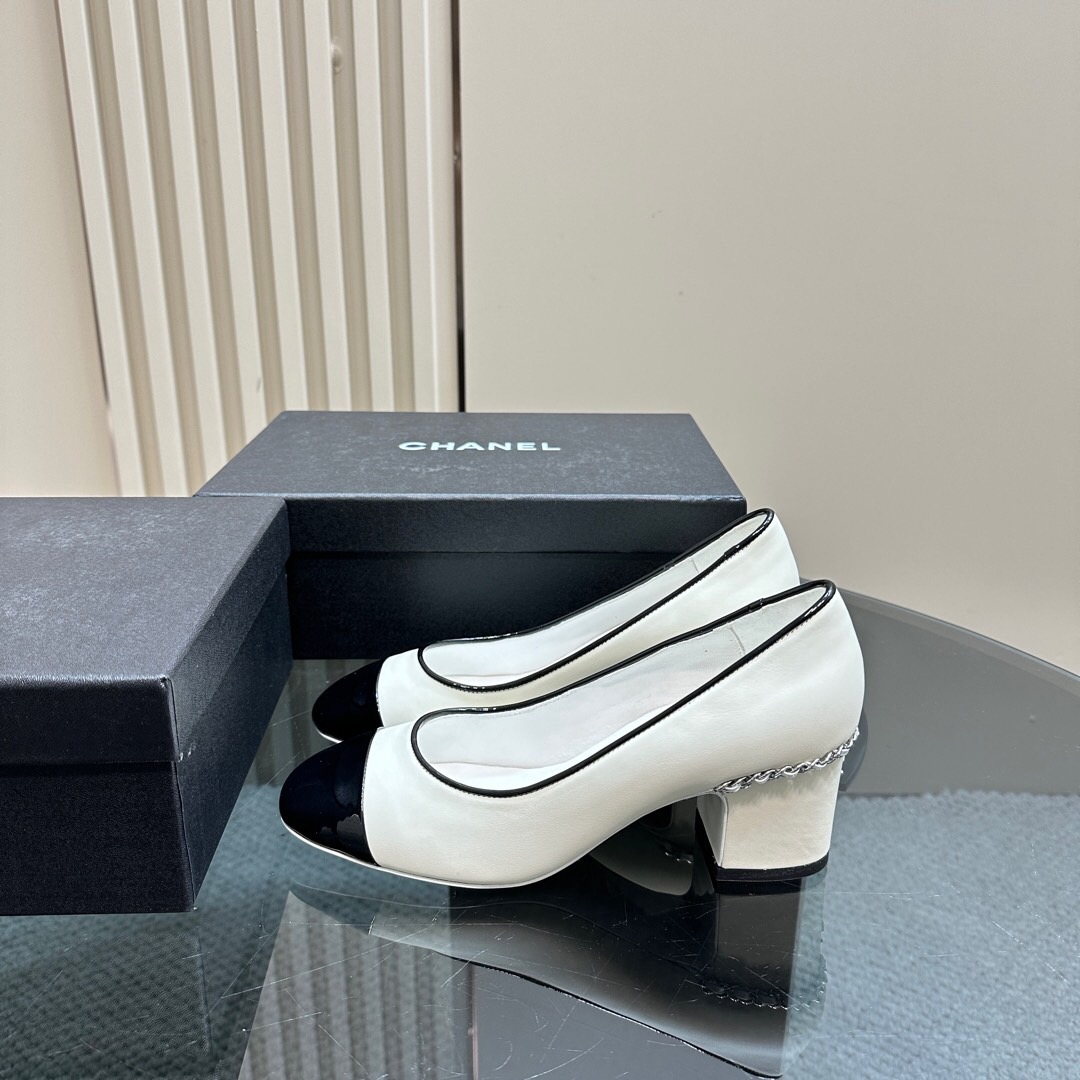 2025 Women Chanel White Black Leather Block Heel Pumps