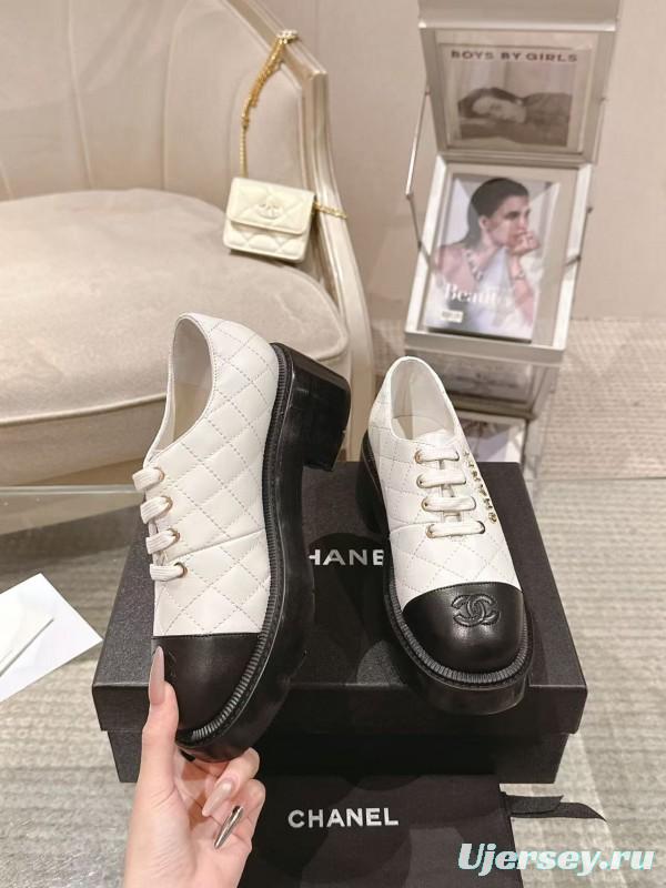2025 Women Chanel White Black Leather Sneakers