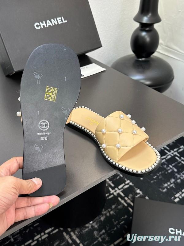 2025 Slippers Chanel Beige Lambskin Pearl