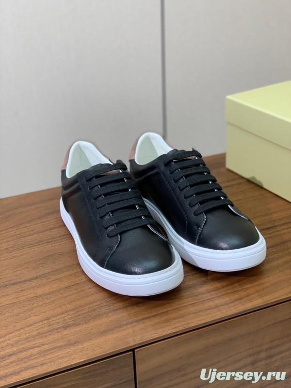 2025 Men Brunello Cucinelli Black Leather Casual Sneakers With White Rubber Sole And High Elasticity Insole KFY00310(M)