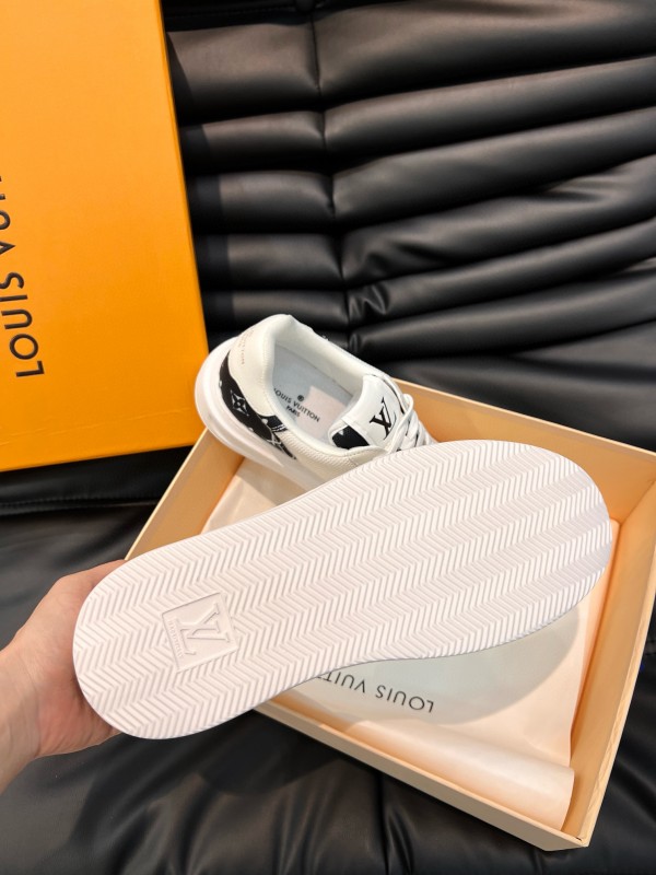 2024 Men Louis Vuitton White Leather Mesh Sneakers MJ00400