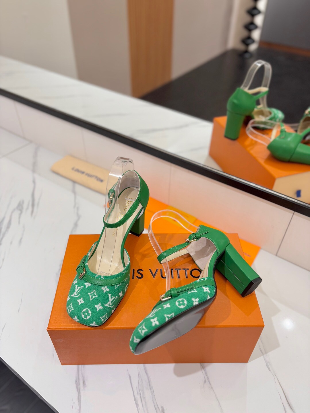 2025 Women Louis Vuitton Green White Denim Pumps LV Buckle KFY00310