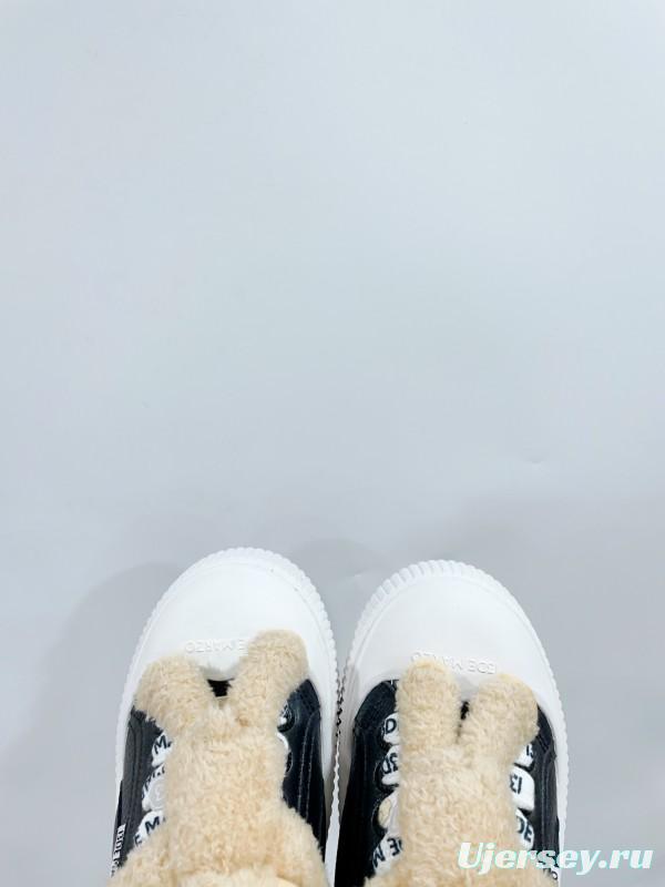2025 Women 13DE MARZO Black White Leather Casual Sneakers Plush Toy KFY00300
