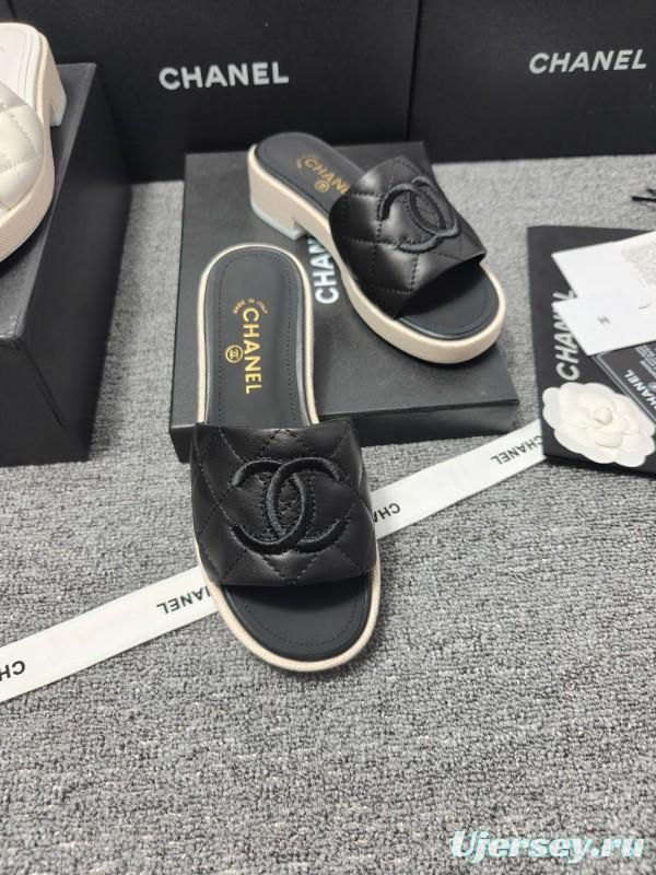 2025 Slippers Chanel Black Leather Slippers