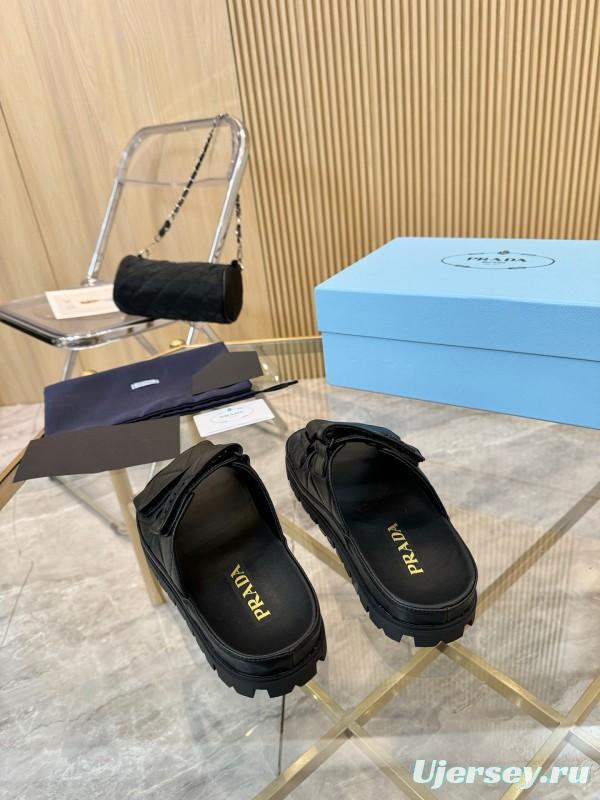 2025 Women Prada Black Leather Slippers