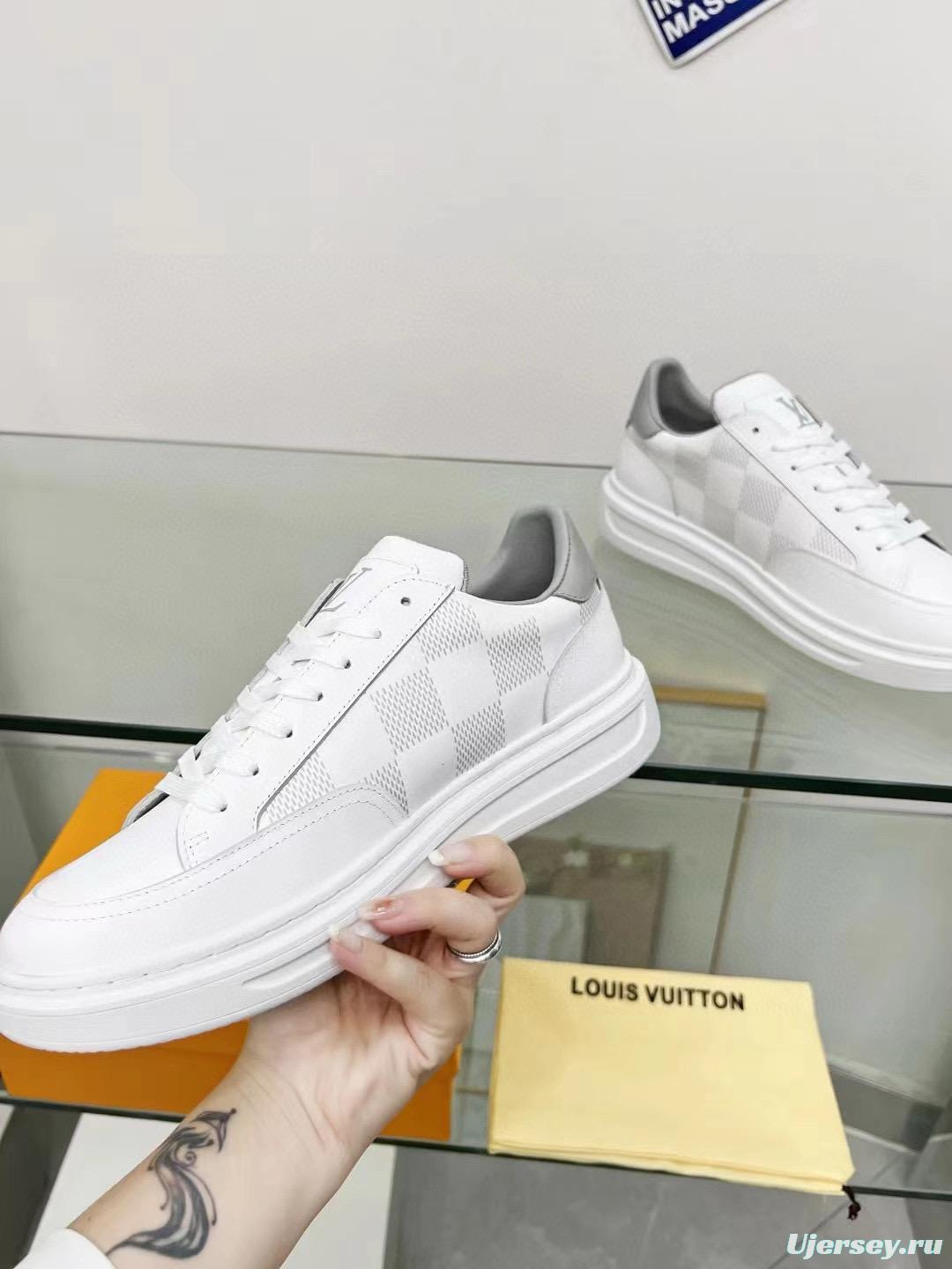 2024 Men Louis Vuitton White Grey Leather Sneakers MJ00330
