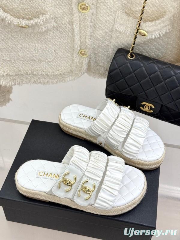 2025 Women Chanel White Leather Slippers KFY00230