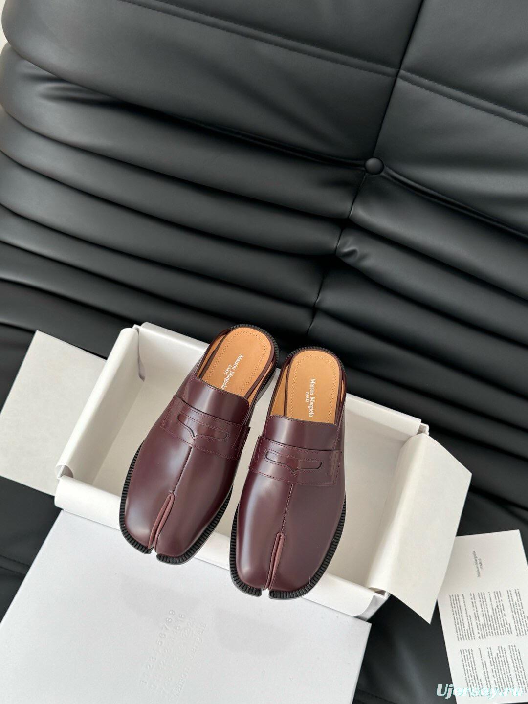 2025 Women MM6 Brown Leather Tabi Loafers