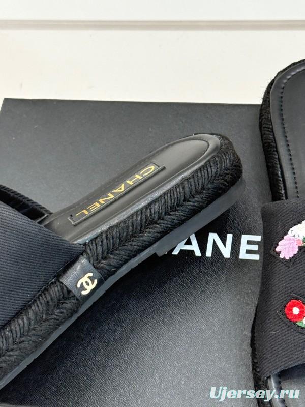 2025 Slippers Chanel Black Embroidered Fabric Slippers