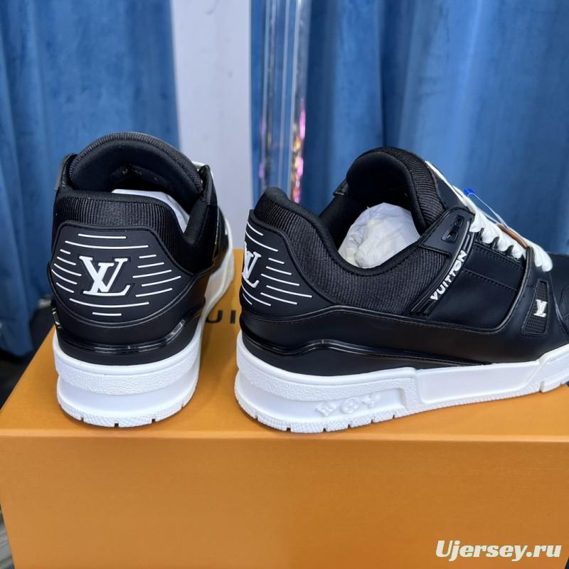 2025 Men Louis Vuitton Black White Leather LV Trainer