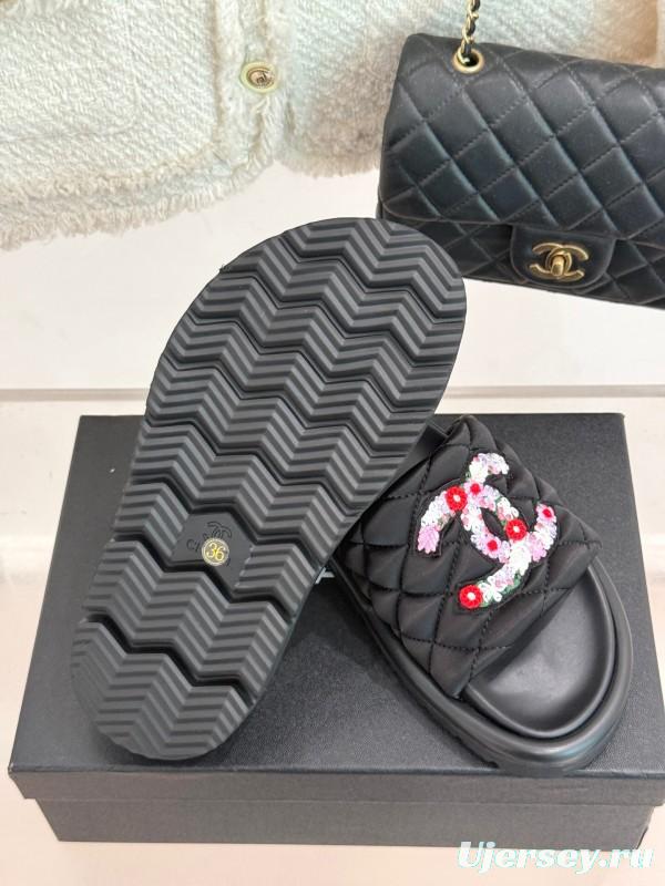 2025 Slippers Chanel Black Silk Women Slippers Embroidered KFY00260