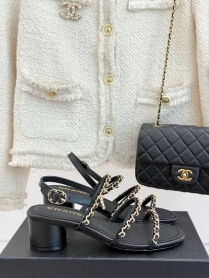 2025 Women Chanel Black Leather Sandals Chain KFY00270