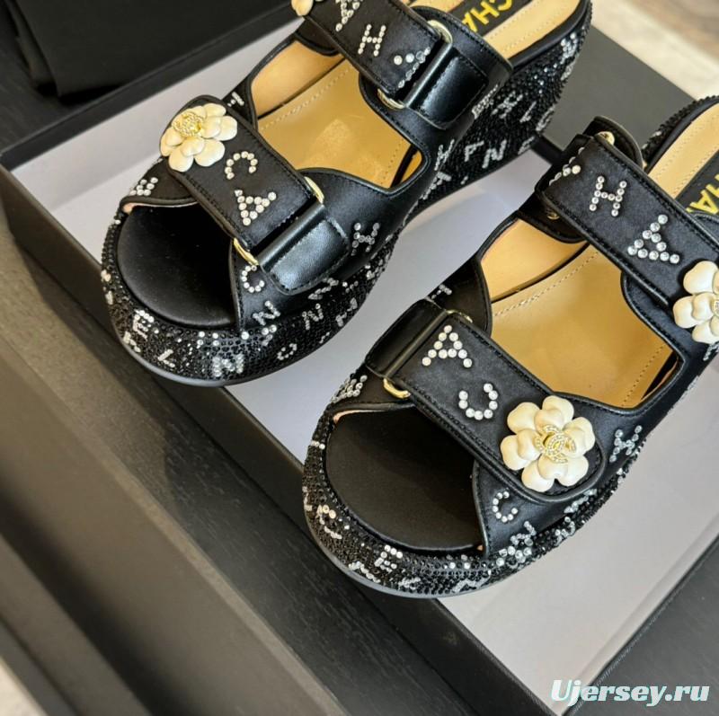 2025 Women Chanel Black PEARL Leather Slippers LY00330