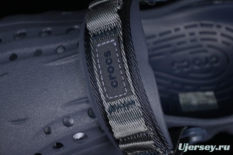 Crocs Bobs Flat Heel Closed Toe Slip-On Beach Clog Sandals - B.D4