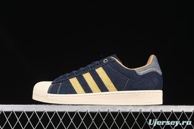 Adidas Superstar 82 Casual Sneakers with Shell Toe Design - JH5577