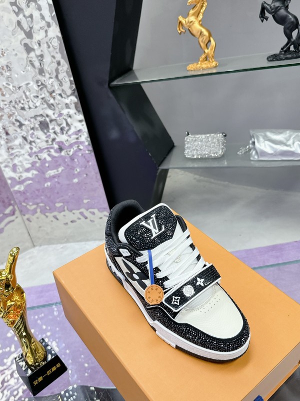 2025 Unisex Louis Vuitton Black White Leather Canvas Plimsolls Handmade Rhinestones AS00400