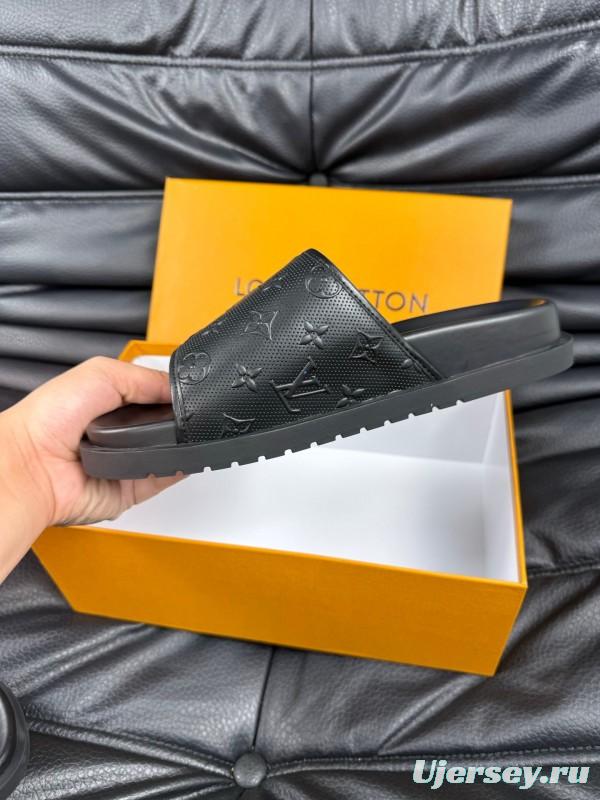 2025 Men Louis Vuitton Black Leather Slippers AS00170
