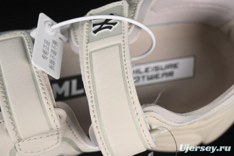 New York Yankees MLB Ace Runner Mask Jane Summer Casual Sandals - 3ASDACE5350CRS