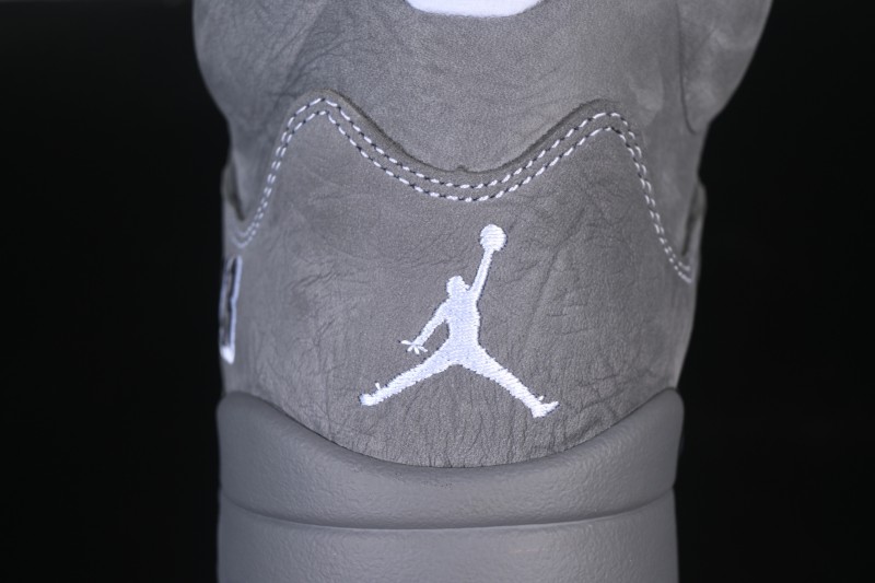 Nike Air Jordan 5 Retro Basketball Shoes with Wolf Grey Design - DD0587-002