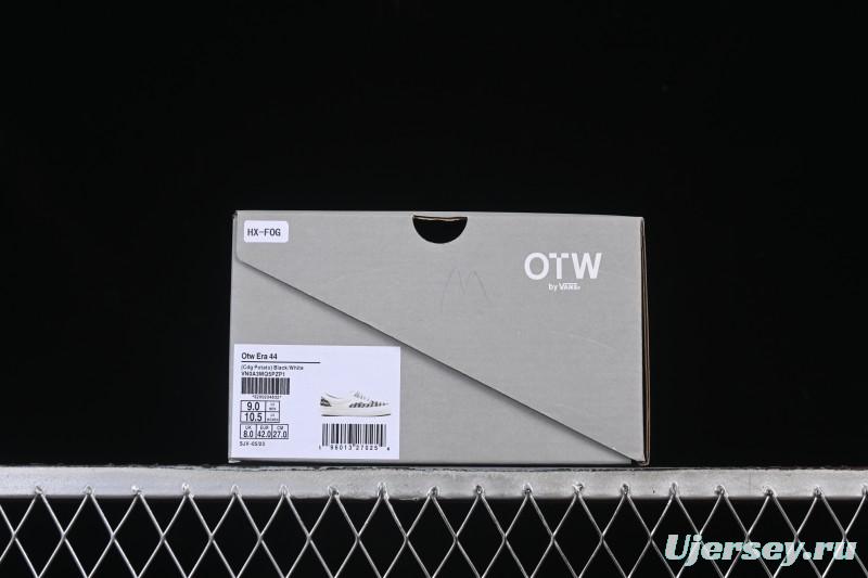 Vans Era 44 Low-Top Casual Skate Shoes with All-Over Logo Print - VN0A3MQ5PZP1