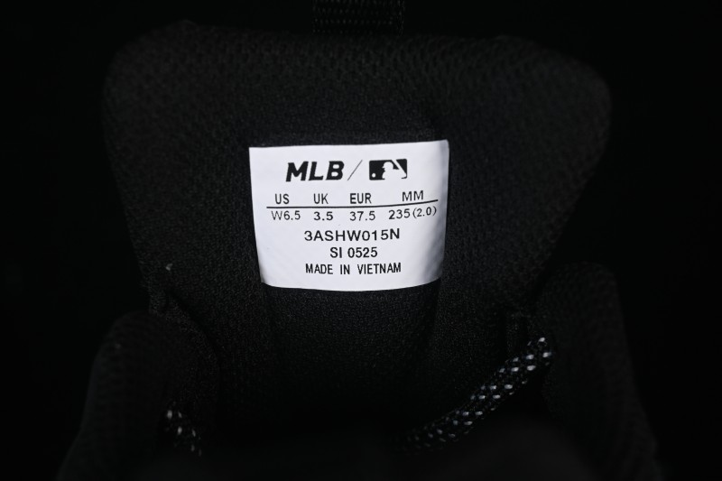 New Balance Chunky New York Yankees Thick Sole Casual Running Shoes - 3ASHW015N50BKD