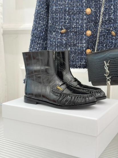 Saint Laurent YSL Letter Loaf Short Boots with Pleated Edges - KFY00430