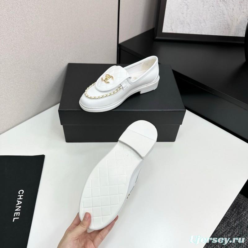 Chanel Classic Flap Chain CC Loafers with Buckle Closure - LY00320