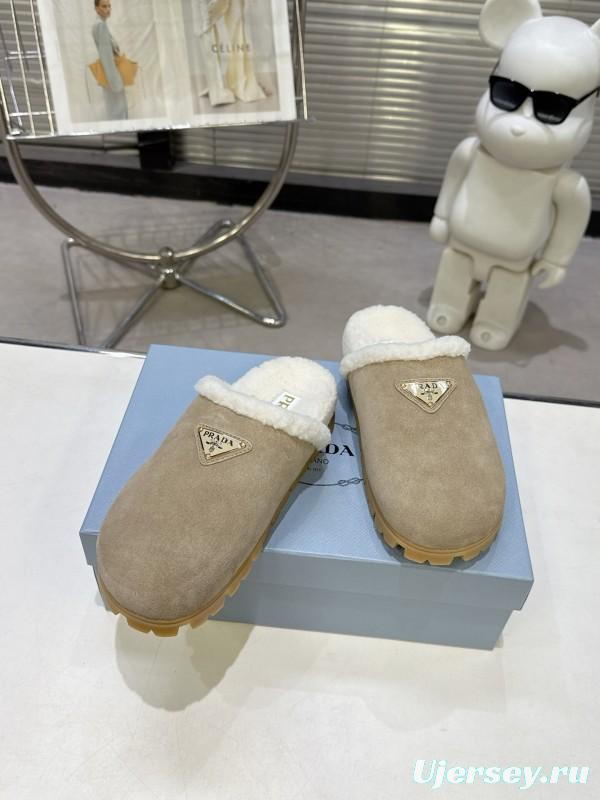 Prada 2025 Fall Winter New Fur Mule Triangle Buckle Bread Toe Half Slipper - KFY00270