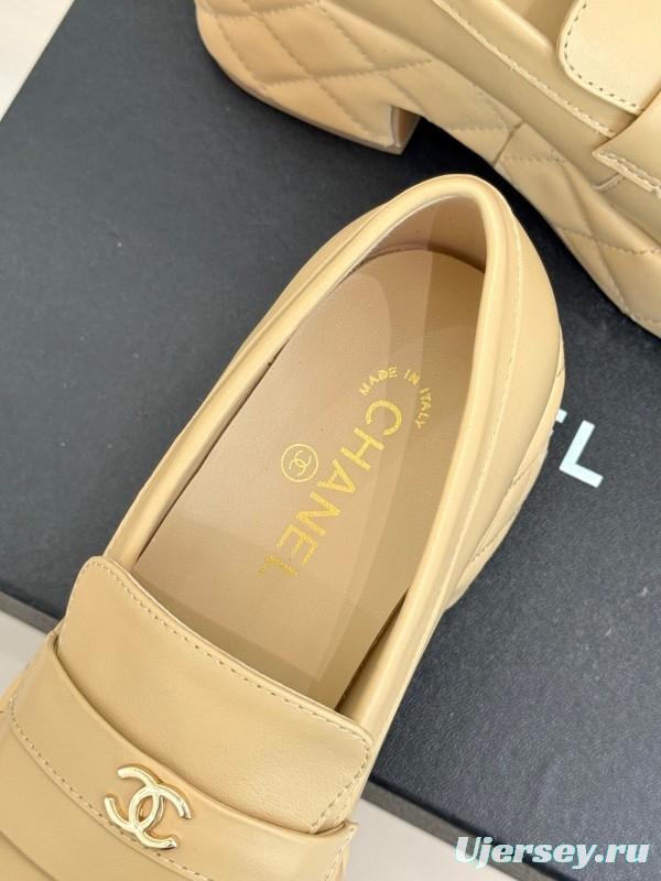 Chanel 25K Fall/Winter New Double C Platform Loafer Shoes with Waterproof Platform - KFY00320
