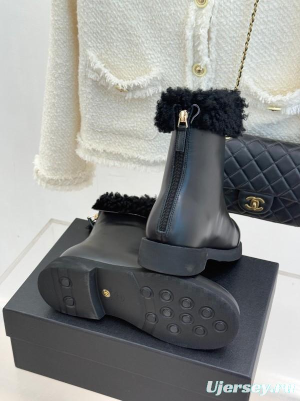 Chanel 25K Series Two-Tone CC Fur Snow Boots - KFY00300