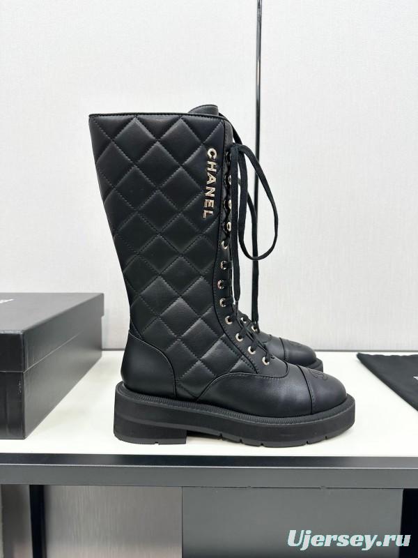 Chanel Fall/Winter Essential Short Boots with Rubber Foam Sole - LY00380