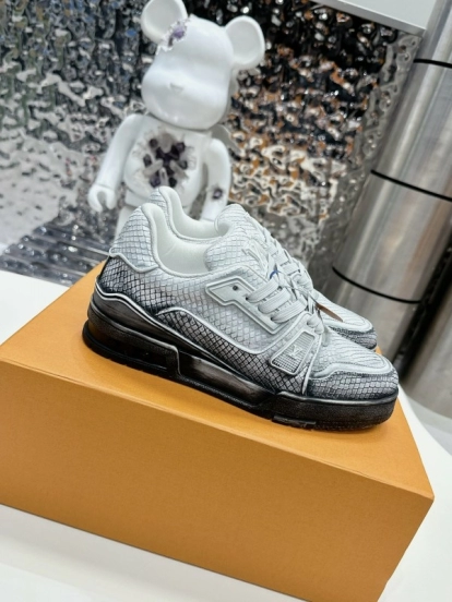 Louis Vuitton LV Trainer Basketball Series Washed Board Shoes - LY00430