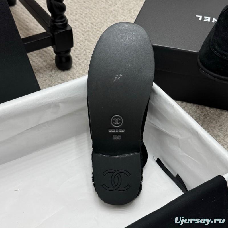 Chanel 2025 SS Teddy Fur Loafers with Double C Logo - KFY00300