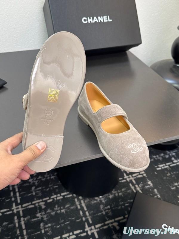 Chanel Quilted Design Slip-On Sandals - KFY00280