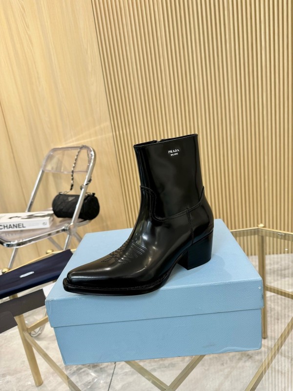Prada Classic Pointed Toe Boots - L Y00330