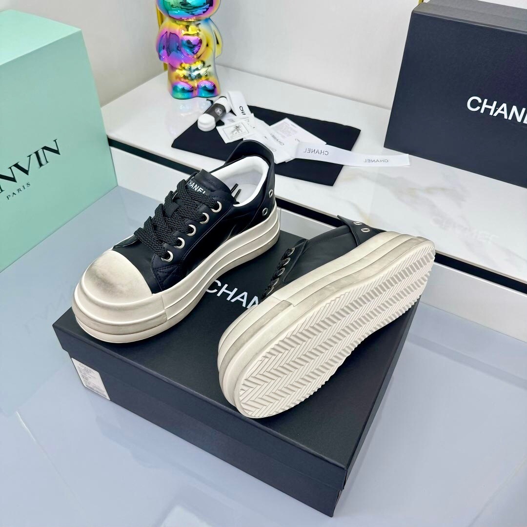 Chanel 2025 SS Classic Panda Dirty Sneakers Bread Shoes - LY00330