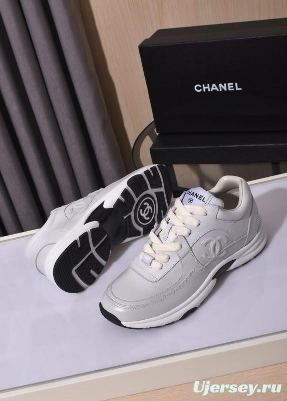 Chanel Loafers Classic Style with Gradient Logo and Platform Sole - KFY00350